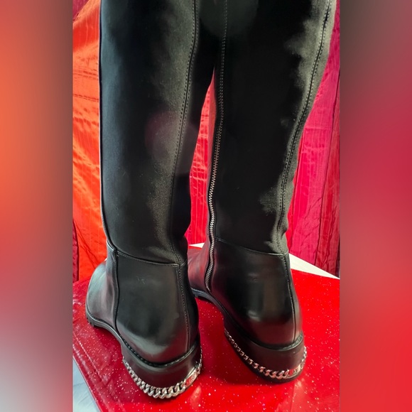 MK Boots over the knee. Leather and texture. Cute design with silver hardware 8 - Picture 4 of 10